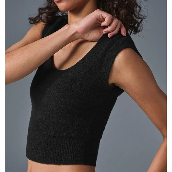 ALO Yoga Black Sleeveless Crop Top - Picture 2 of 8